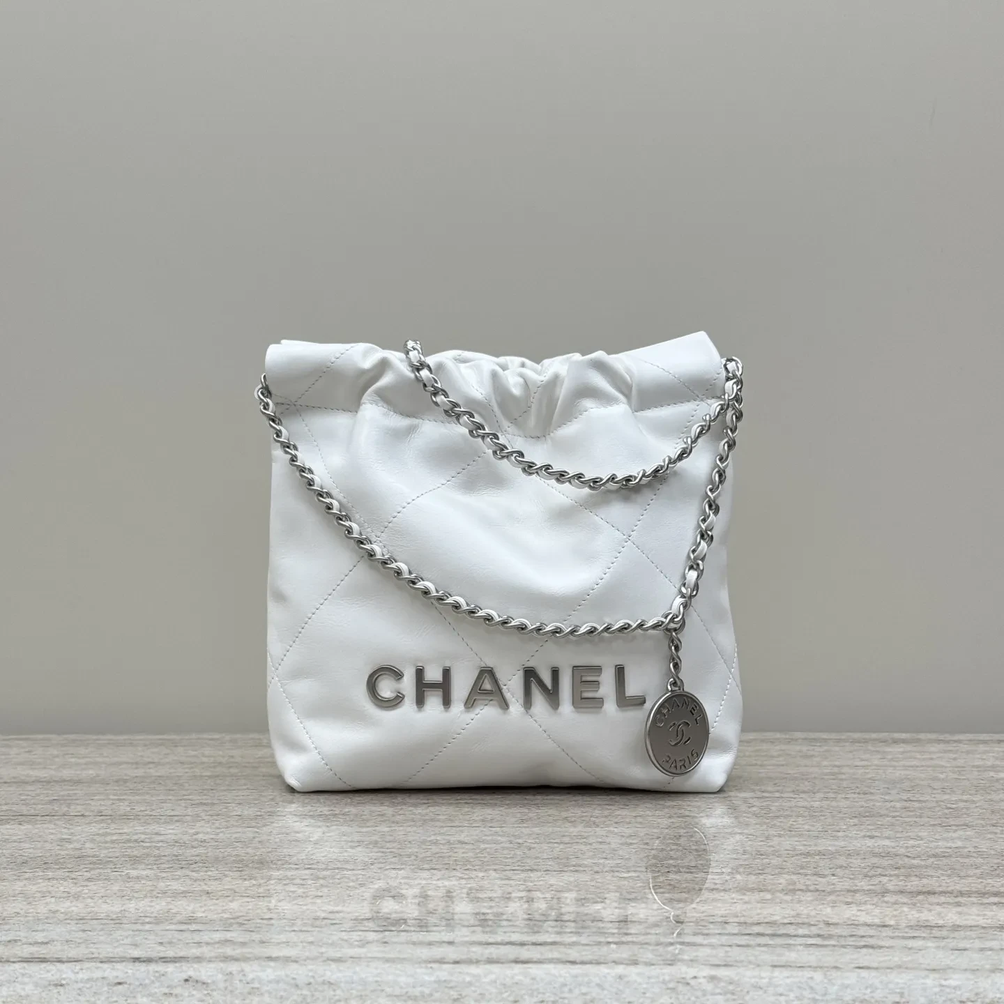CHANEL Женская сумка 22 Mini CHANEL Женская сумка 22 Mini