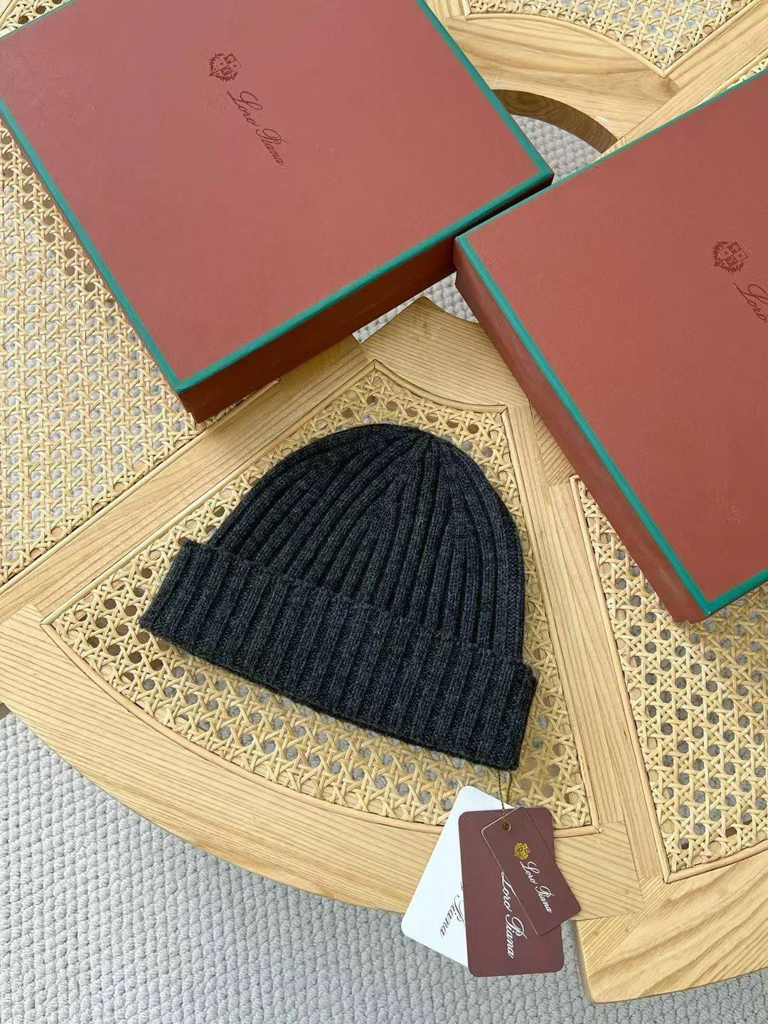 BRUNELLO CUCINELLI Мужская шапка из кашемира 