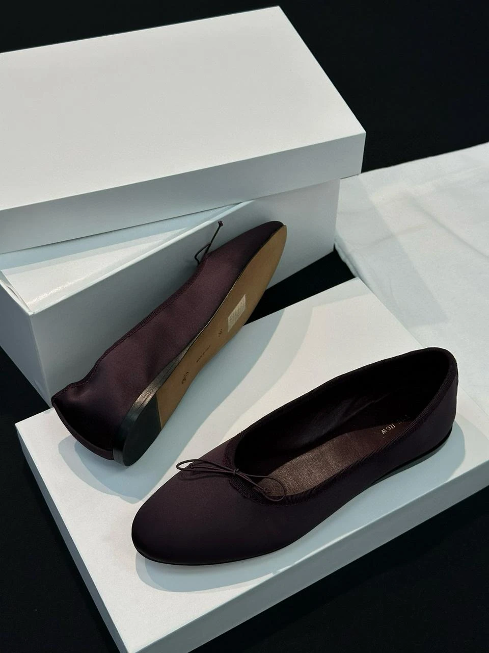 THE ROW Атласные балетки