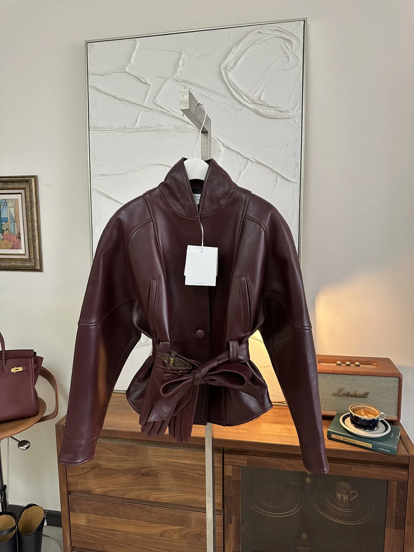 THE ROW Женская кожаная куртка с поясом бордовая THE ROW Женская кожаная куртка с поясом бордовая