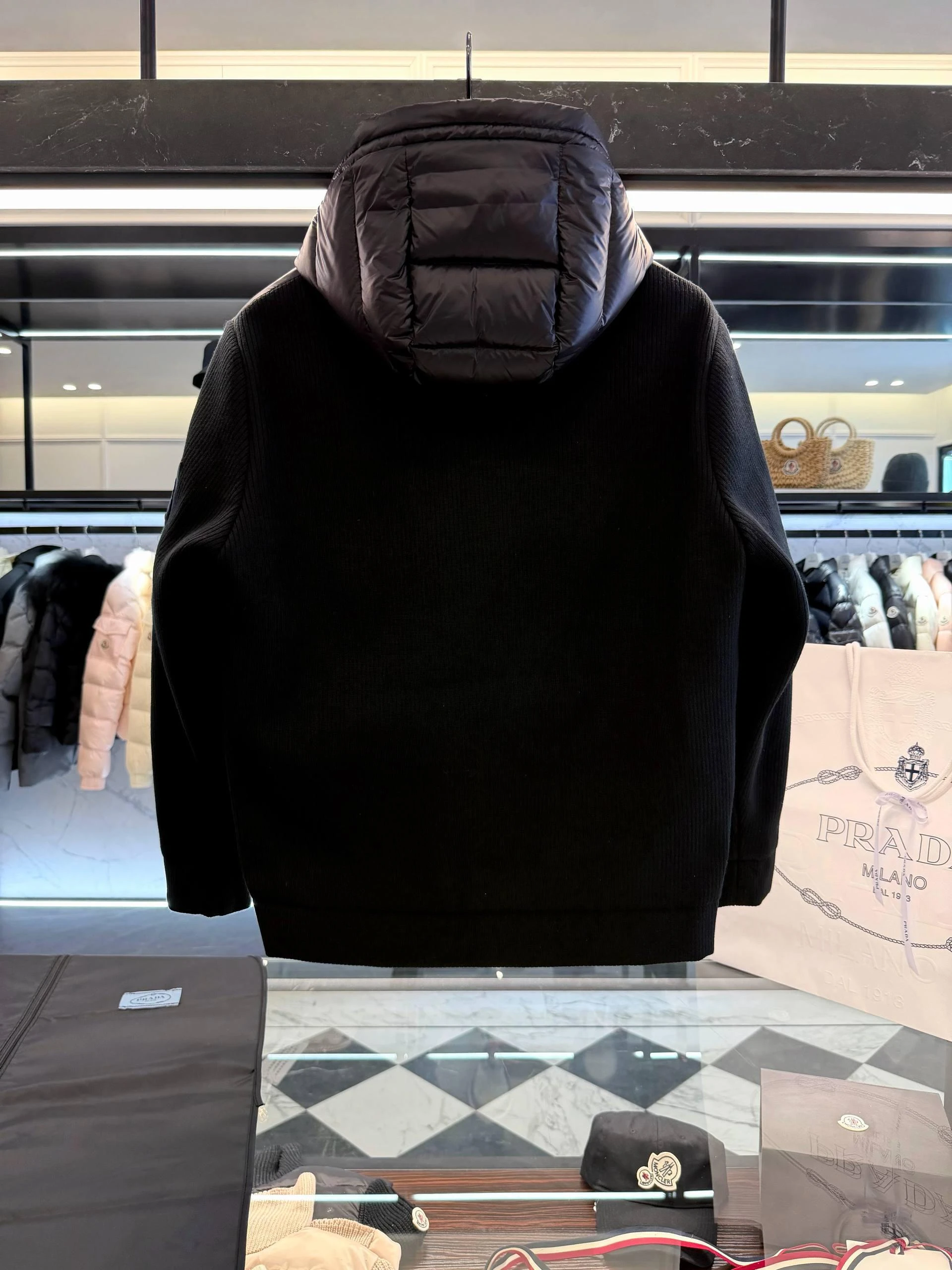 PRADA Мужская ветровка на пуховом наполнителе PRADA Мужская ветровка на пуховом наполнителе