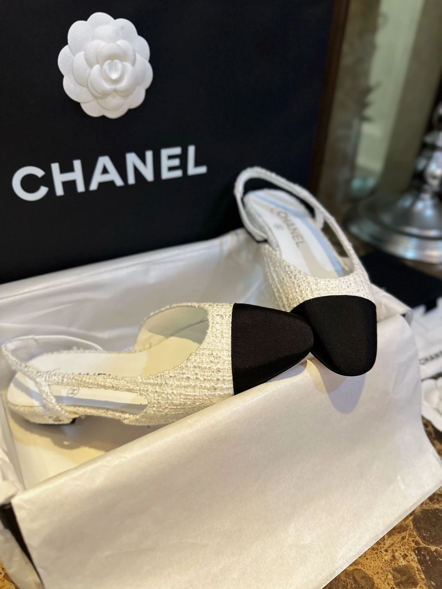 CHANEL Женские туфли слингбэки из твида CHANEL Женские туфли слингбэки из твида