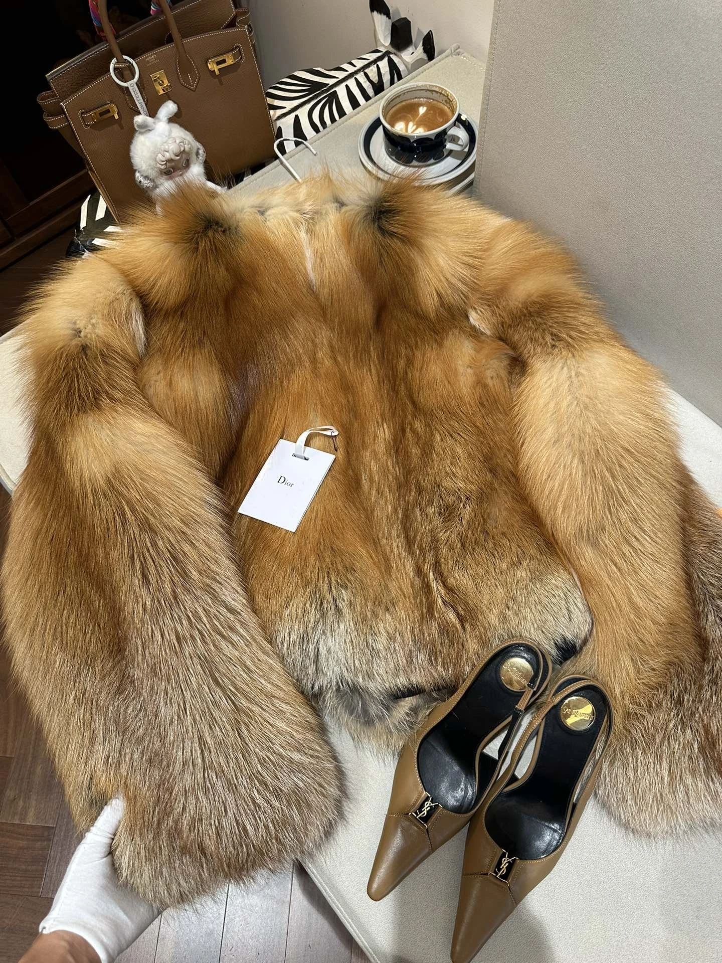 CHRISTIAN DIOR Женская шуба CHRISTIAN DIOR Женская шуба