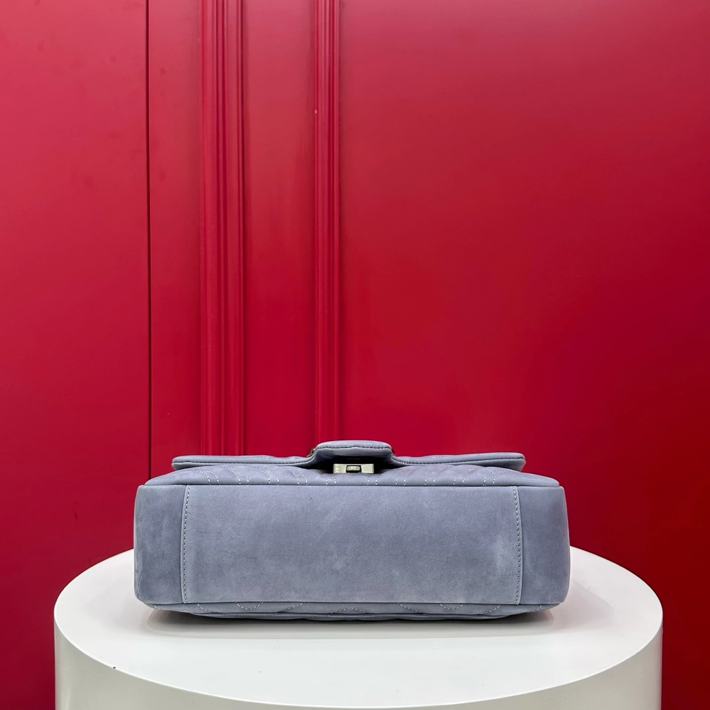 GUCCI Женская сумка Marmont medium shoulder bag