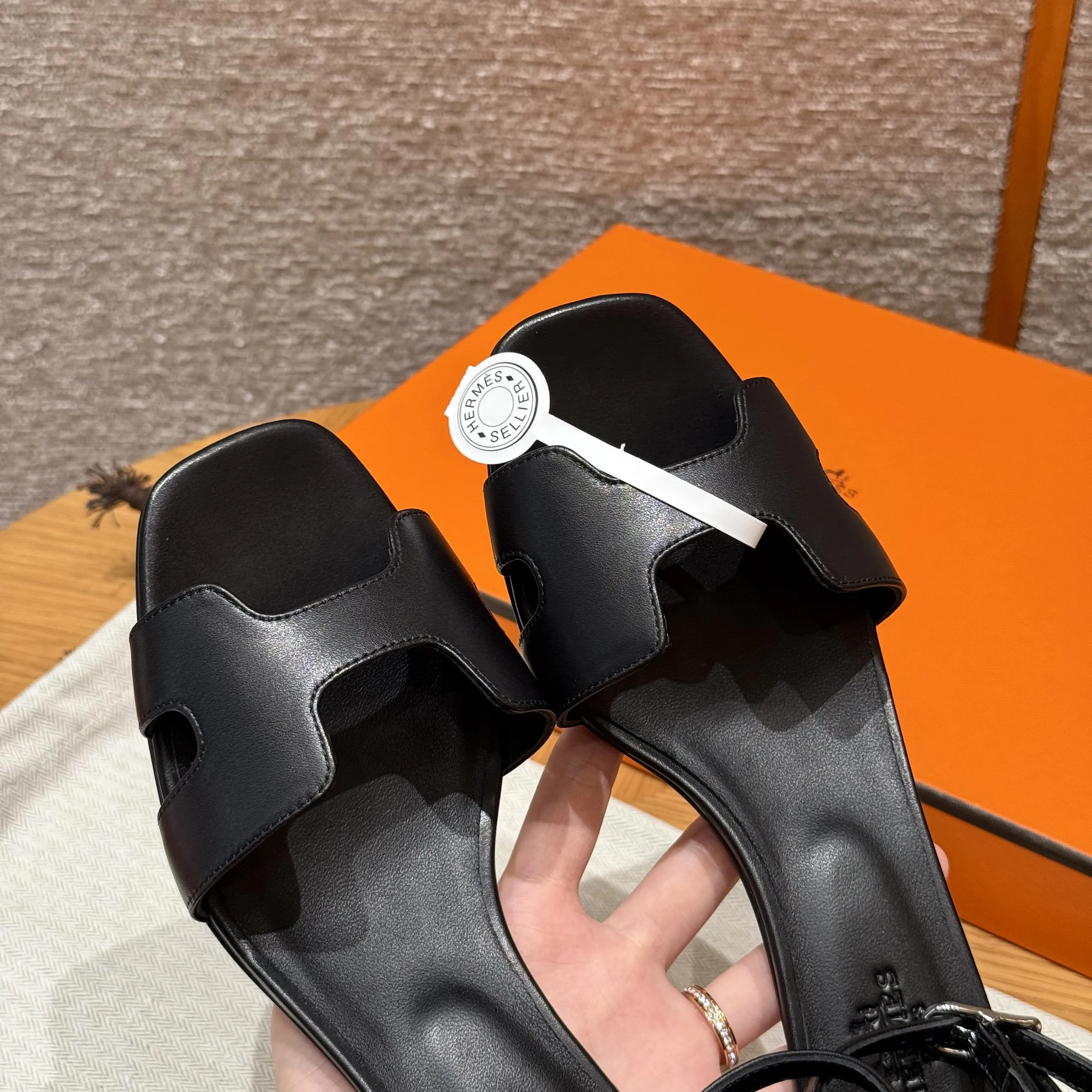 HERMES Женские туфли Joy 40 черные HERMES Женские туфли Joy 40 черные