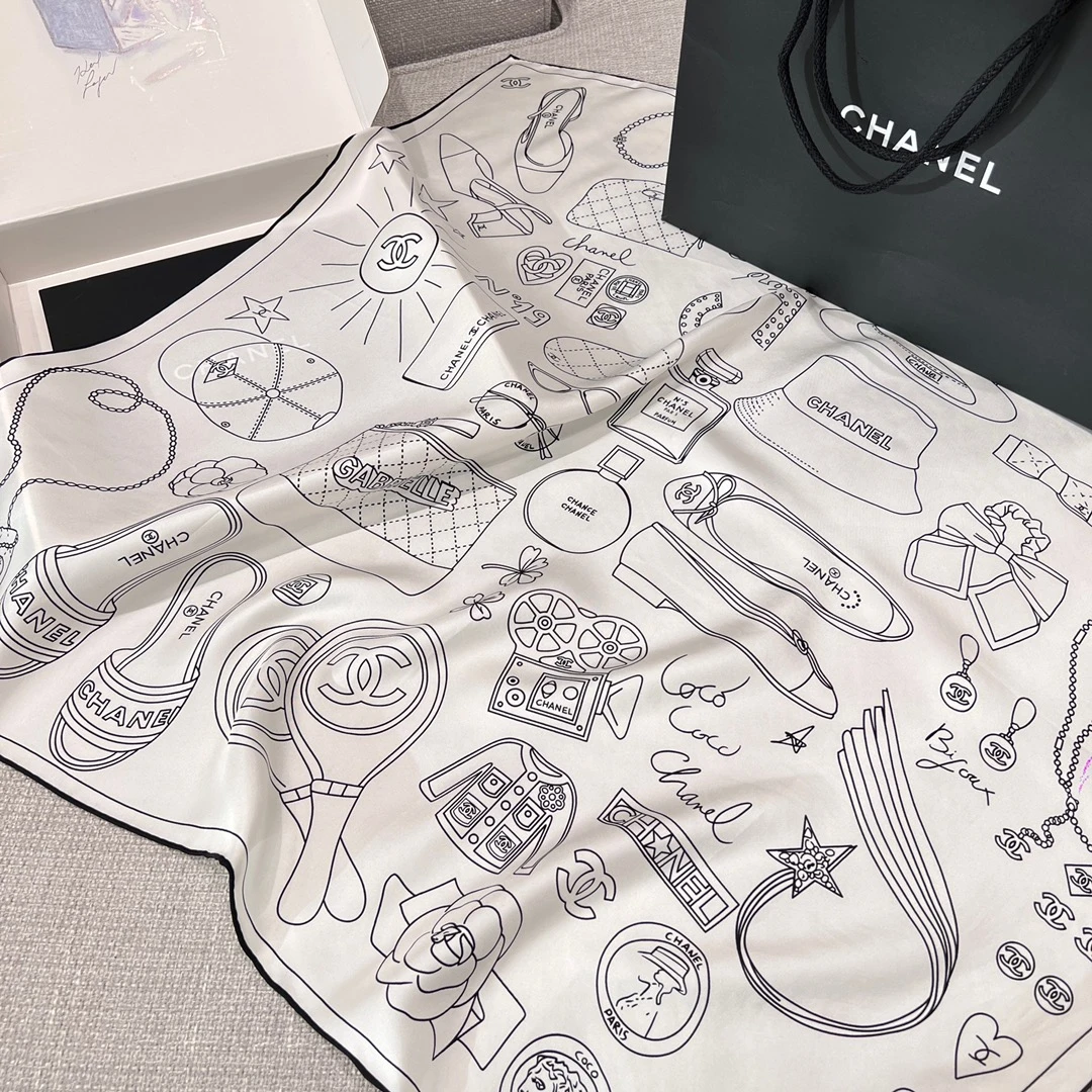CHANEL Женский платок из шелка CHANEL Женский платок из шелка