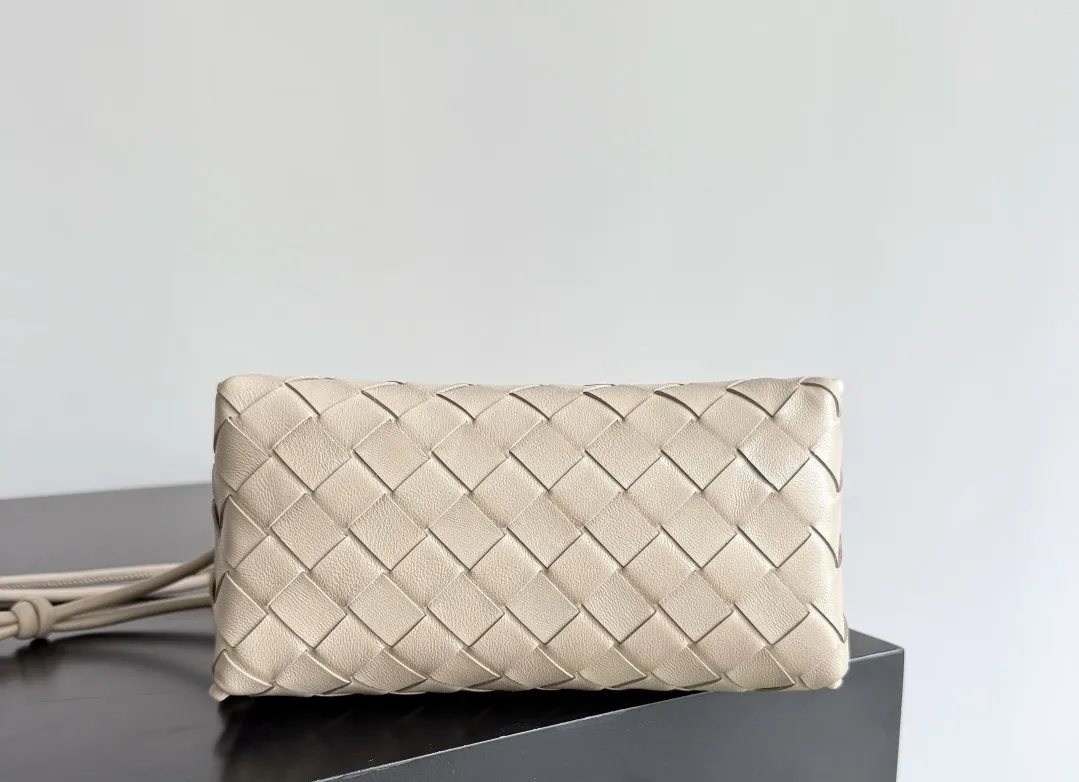 BOTTEGA VENETA Сумка Concert Pouch BOTTEGA VENETA Сумка Concert Pouch