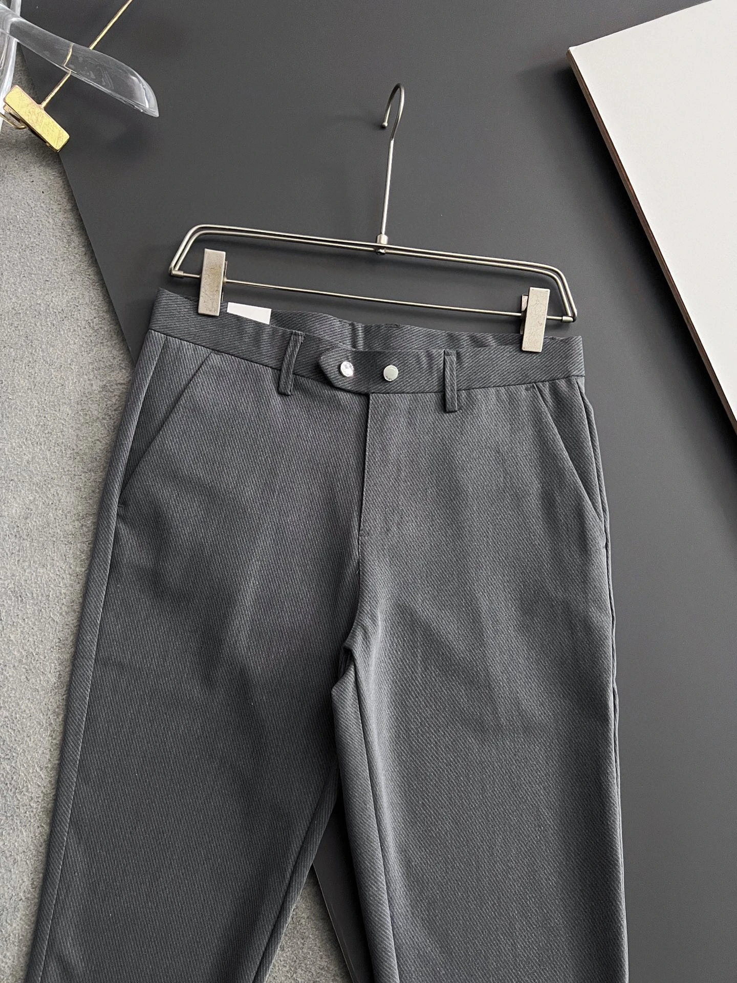 PRADA Мужские брюки из хлопка 