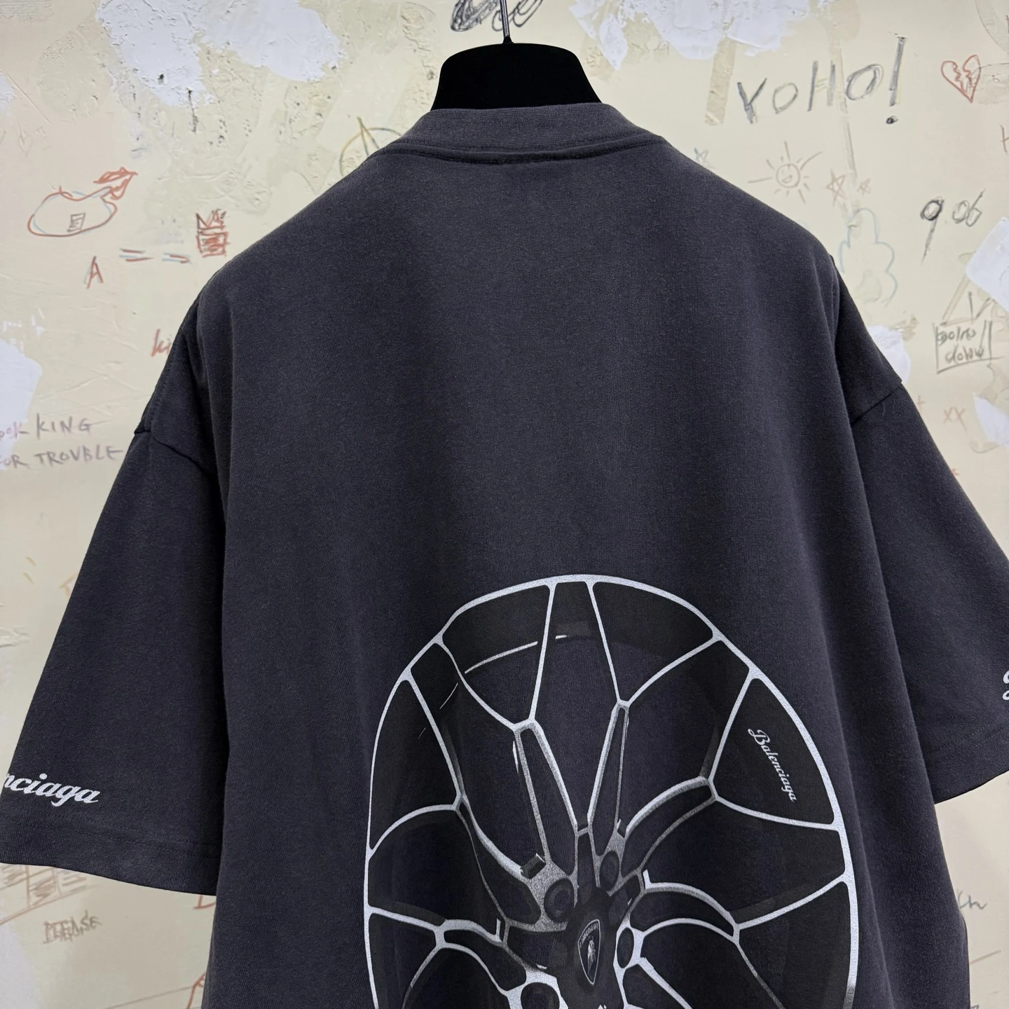 BALENCIAGA Мужская футболка BALENCIAGA Мужская футболка