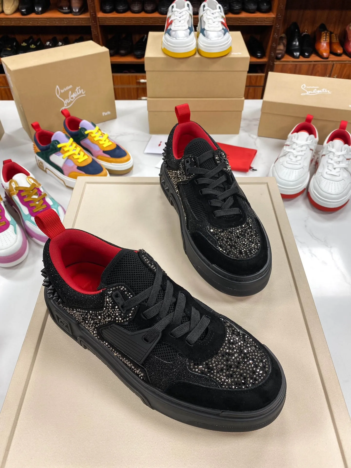 CHRISTIAN LOUBOUTIN Мужские кроссовки Astroloubi Strass