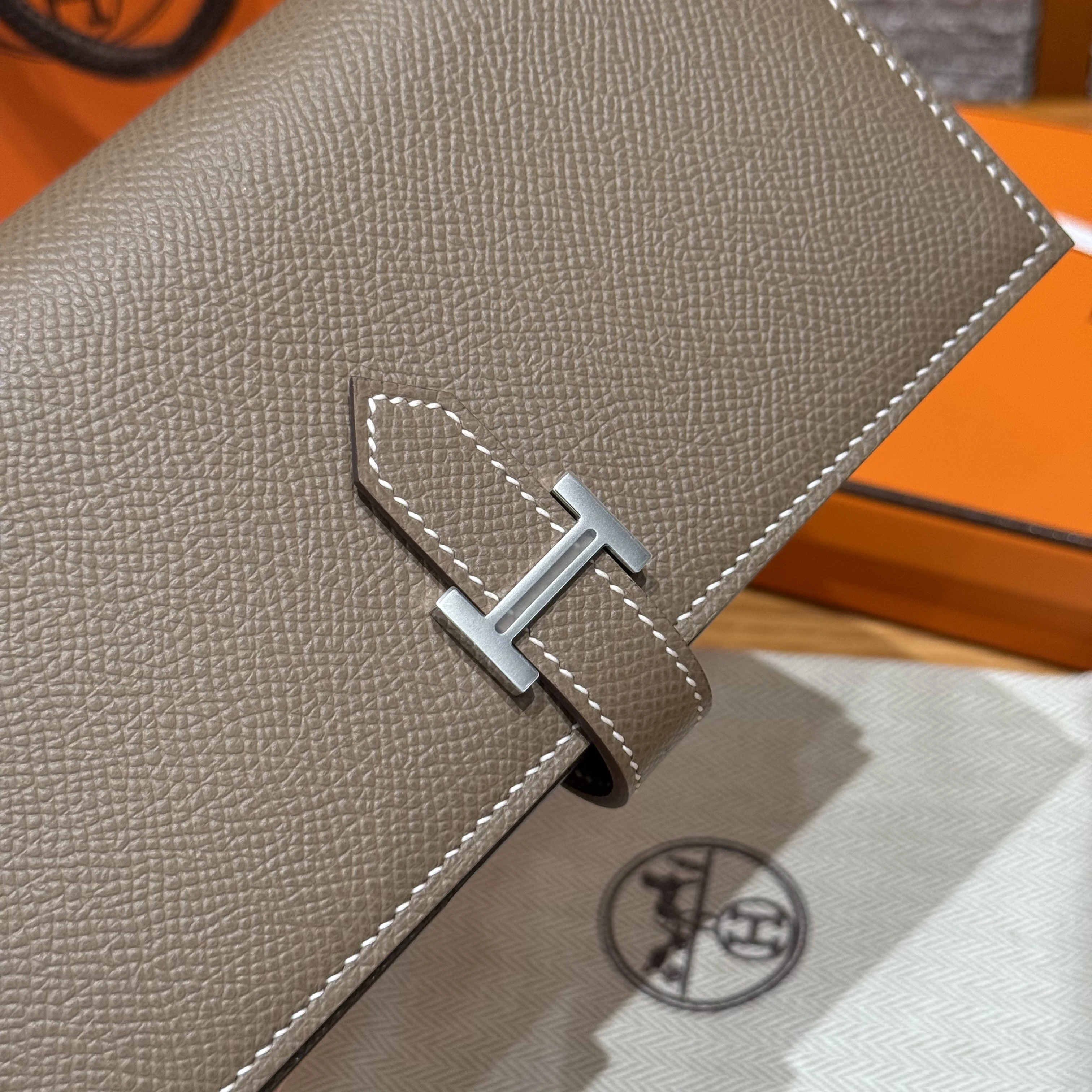 HERMES Кошелёк Bearn 17.5 см 18/Etoupe Epsom HERMES Кошелёк Bearn 17.5 см 18/Etoupe Epsom