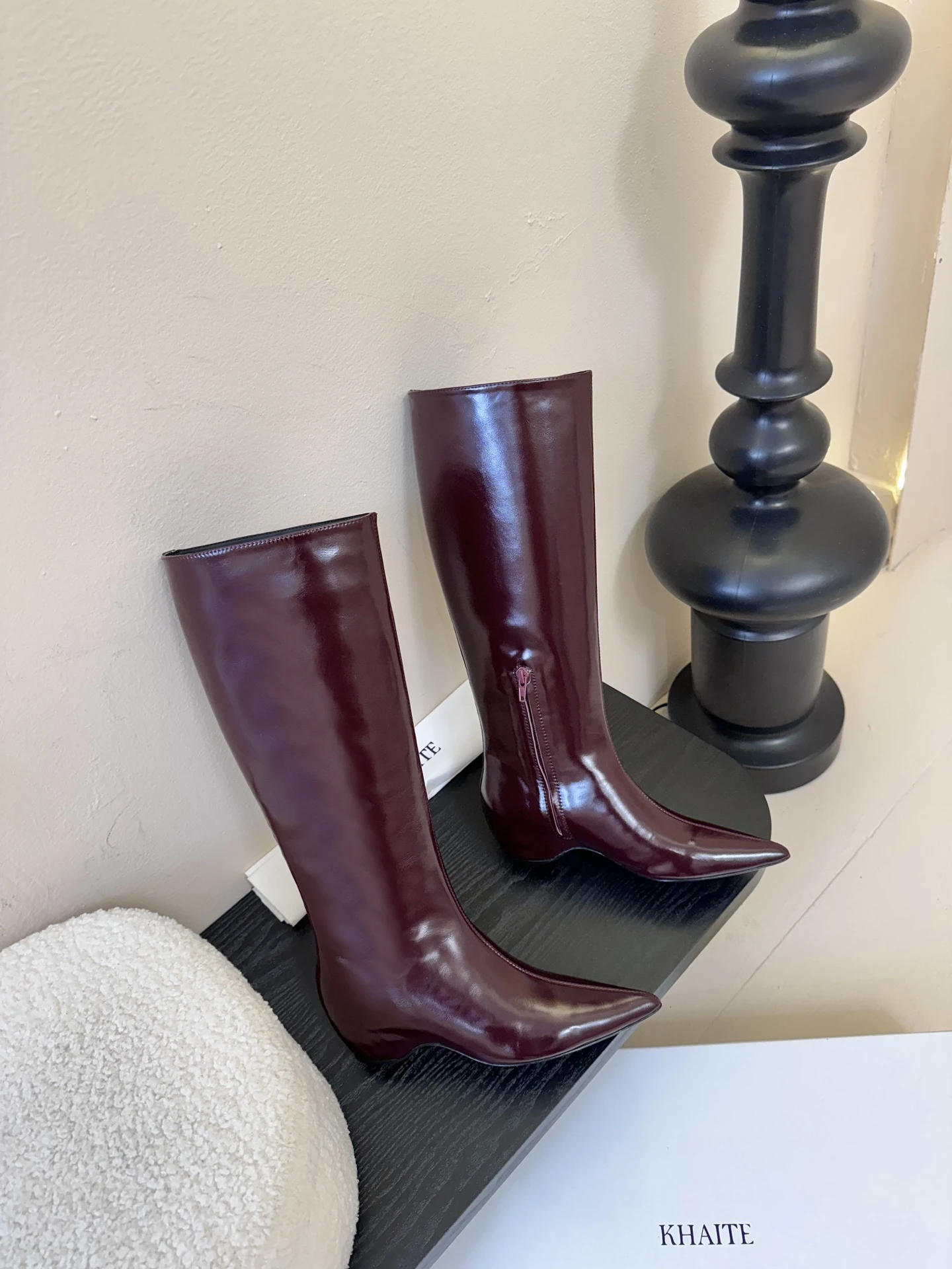 KHAITE Женские сапоги с острым носом