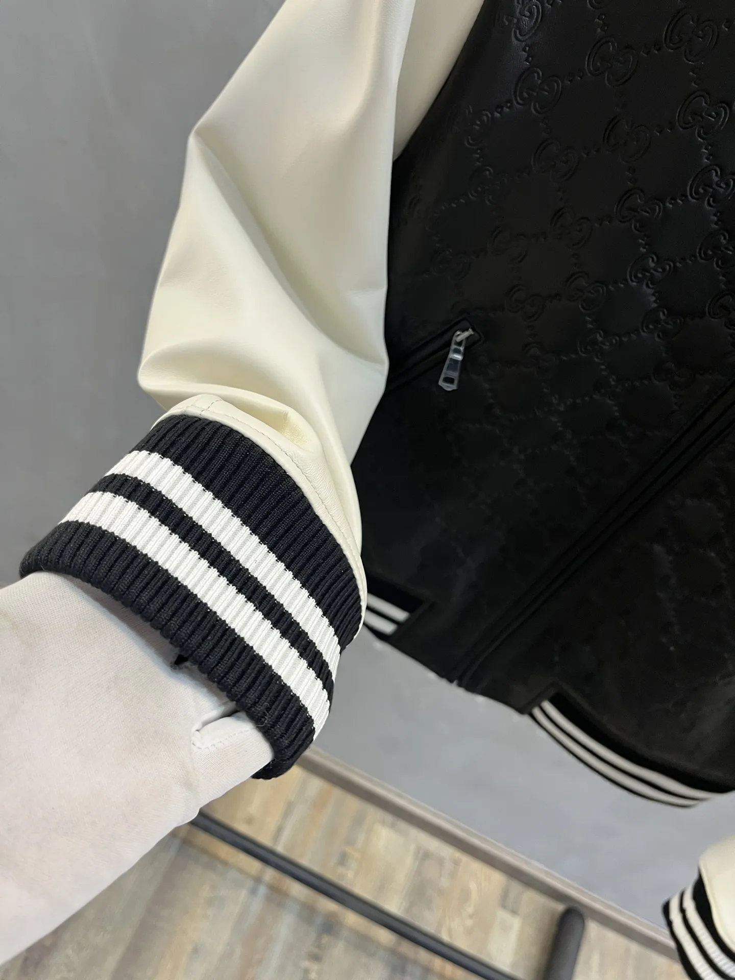 GUCCI Мужской кожаный бомбер GUCCI Мужской кожаный бомбер