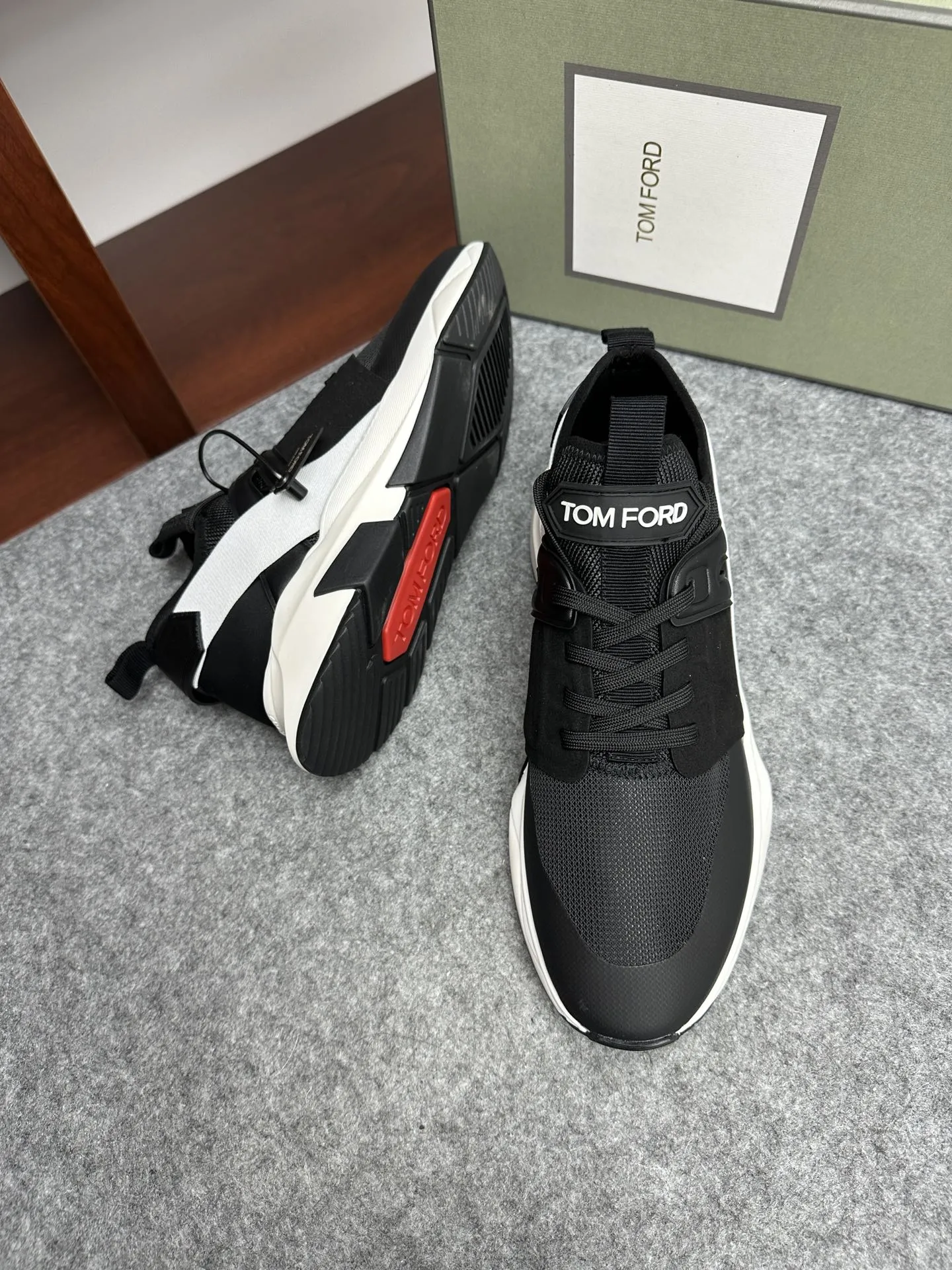 TOM FORD Мужские кроссовки TOM FORD Мужские кроссовки