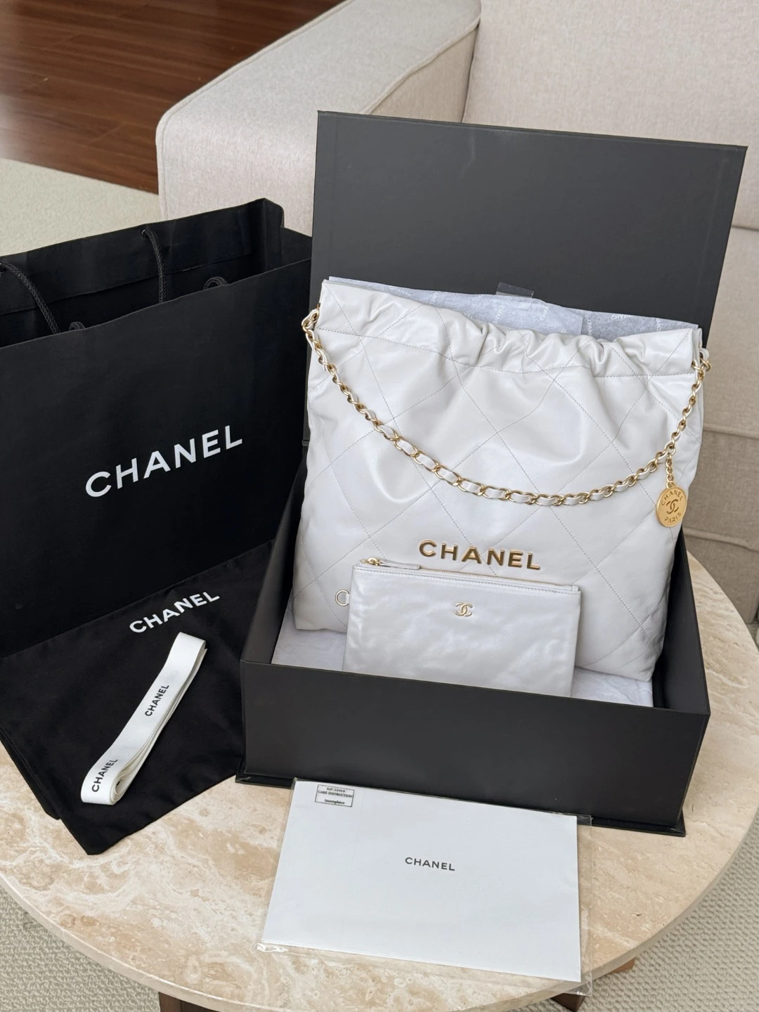 CHANEL Женская cумка-тоут 22 Medium CHANEL Женская cумка-тоут 22 Medium