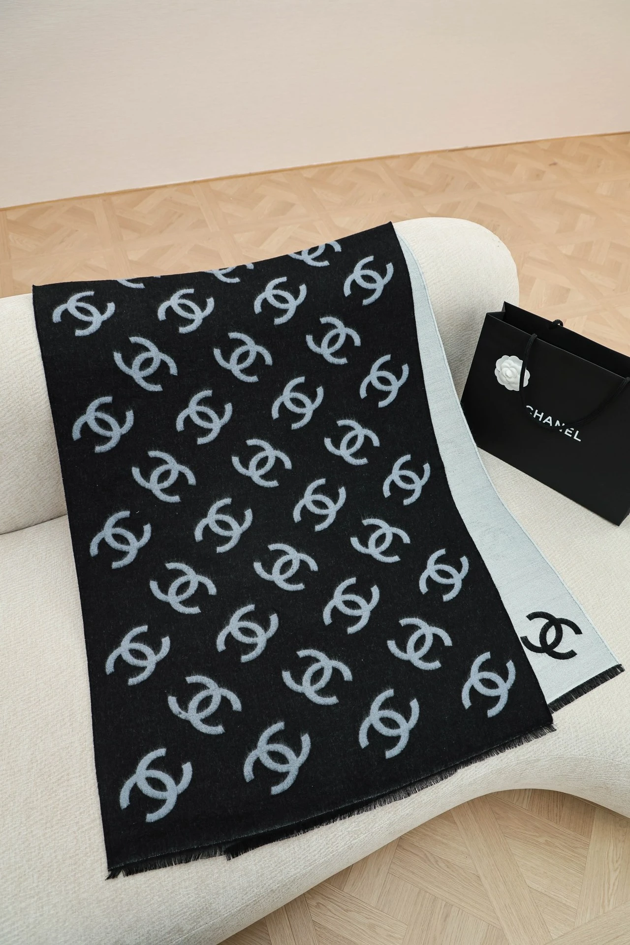 CHANEL Женский двусторонний шарф из кашемира 