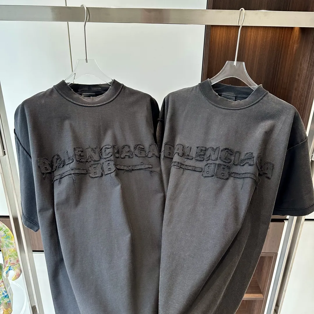 BALENCIAGA Мужская футболка Paris с вышитой нашивкой