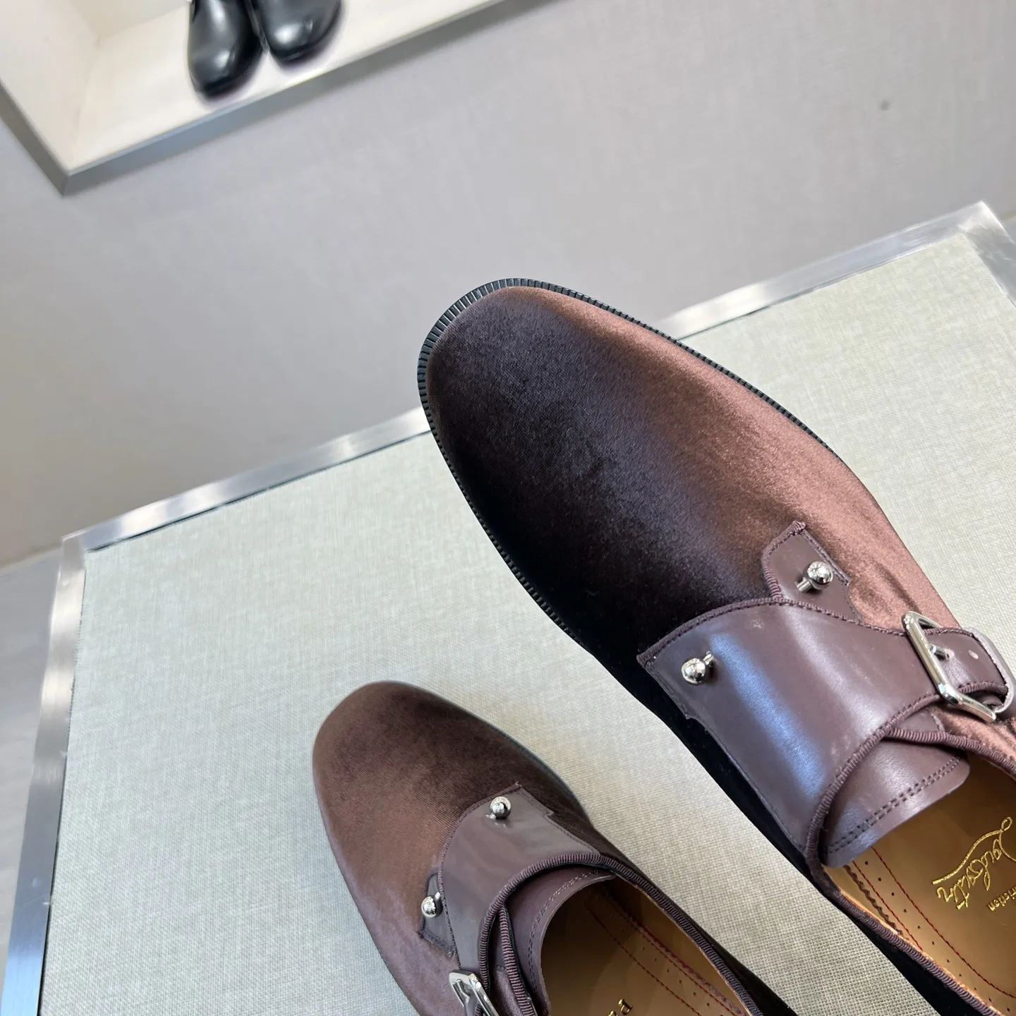 CHRISTIAN LOUBOUTIN Мужские туфли из коровьей кожи CHRISTIAN LOUBOUTIN Мужские туфли из коровьей кожи