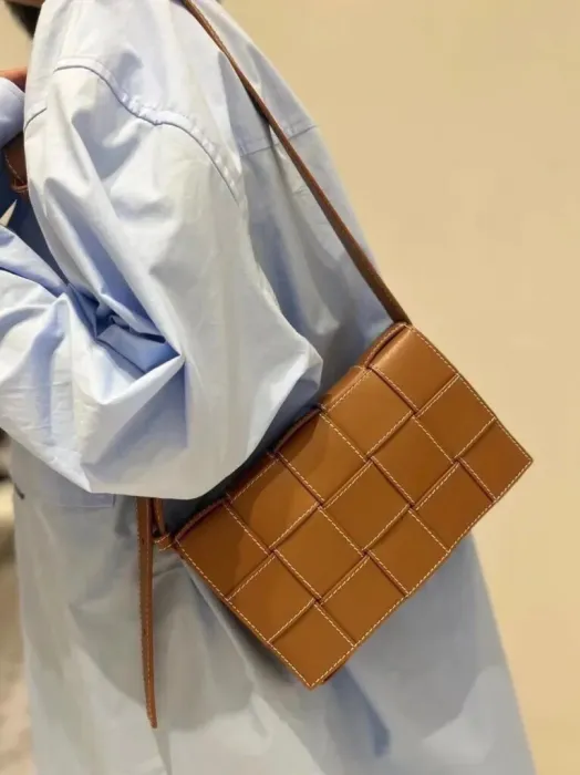 BOTTEGA VENETA Мужская Cумка Cassette