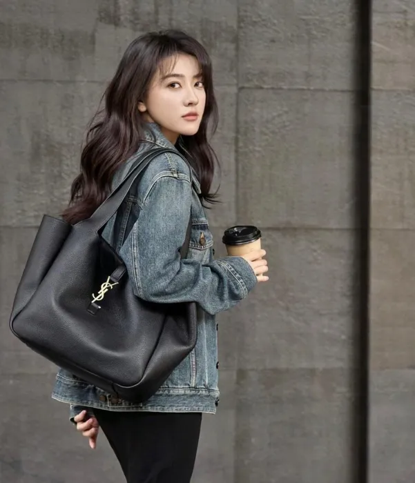 SAINT LAURENT Женская Сумка Le 5 à 7 Bea