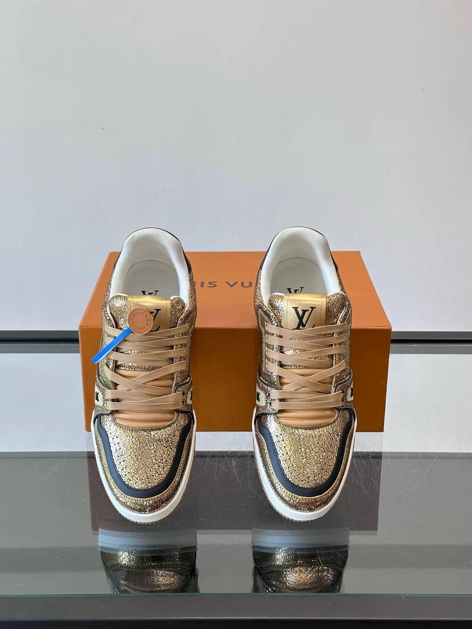 LOUIS VUITTON Мужские кроссовки в золотистой палитре