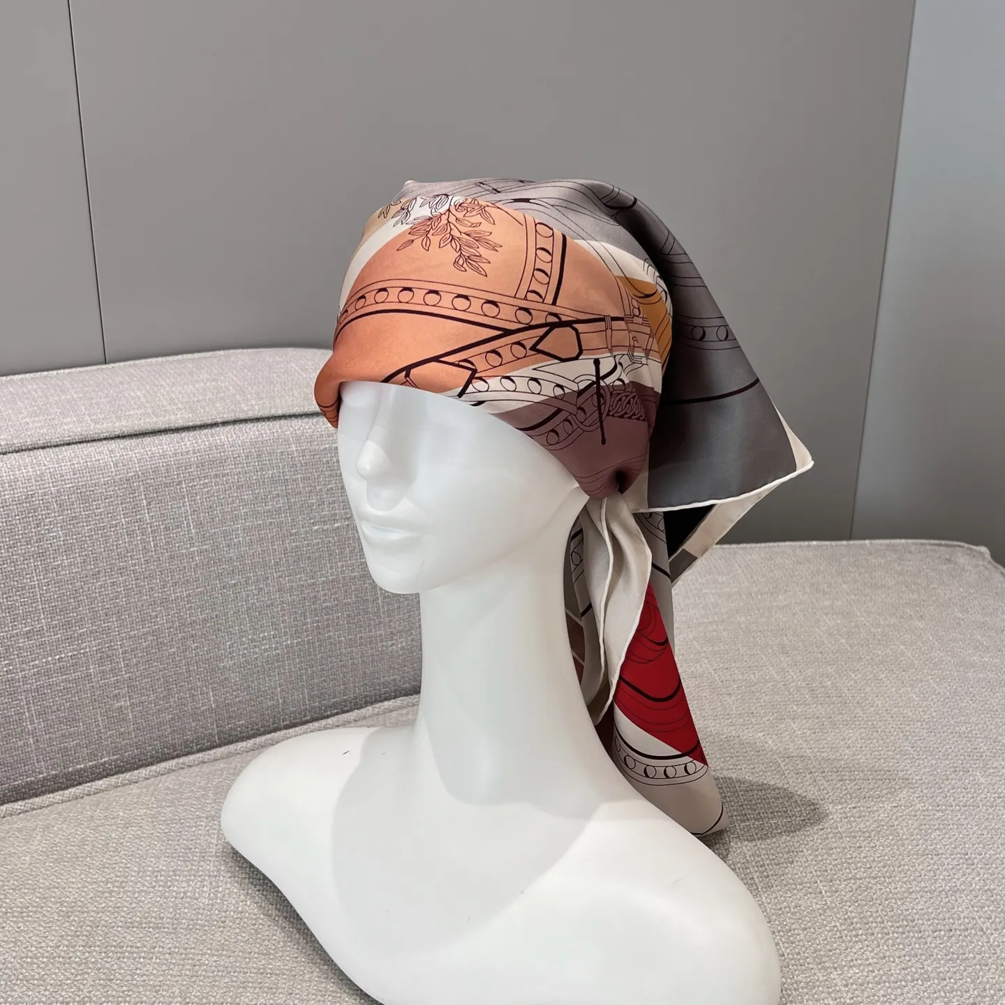 HERMES Платок из шелковый