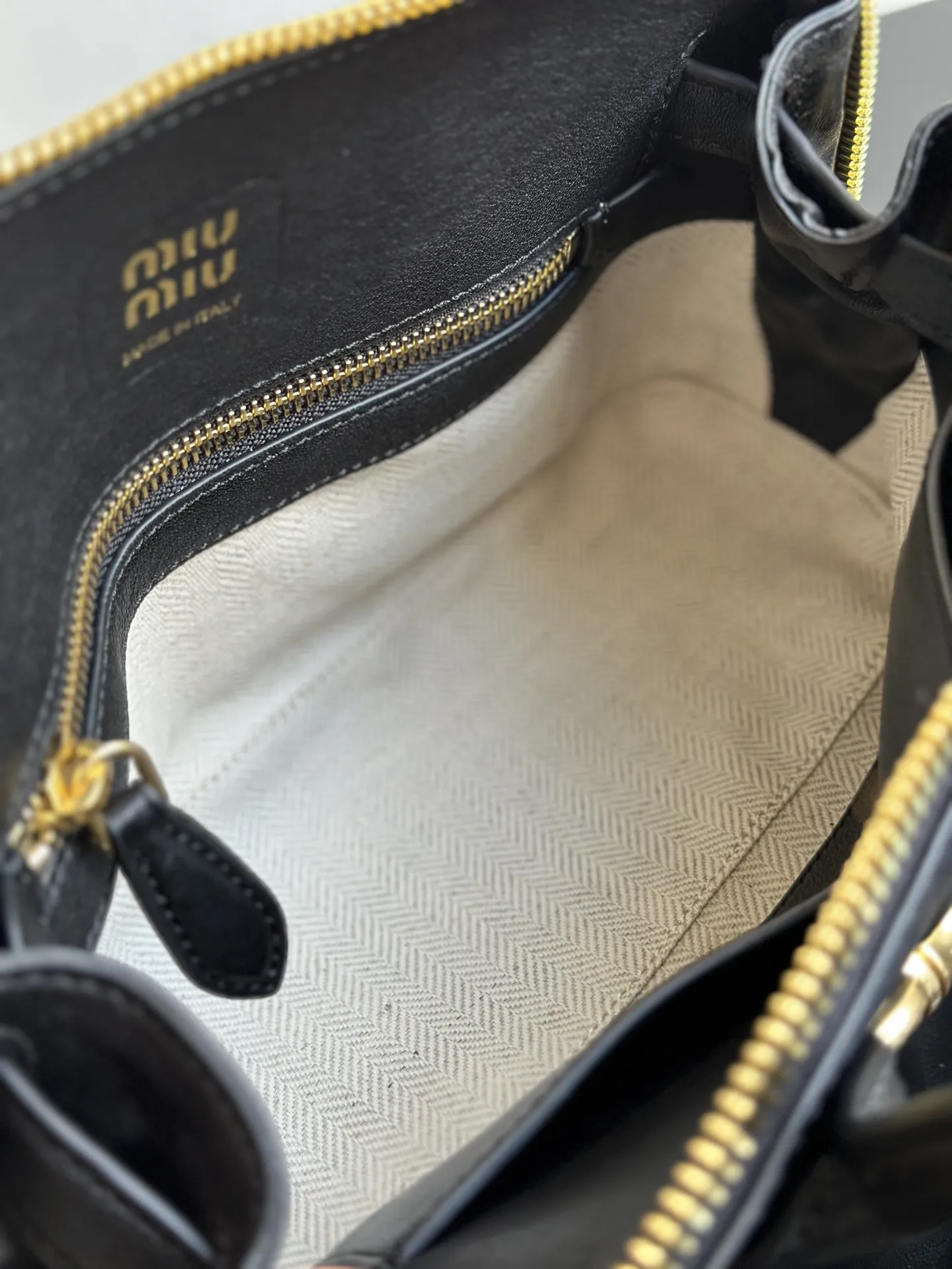 MIU MIU Женская сумка с ремешком