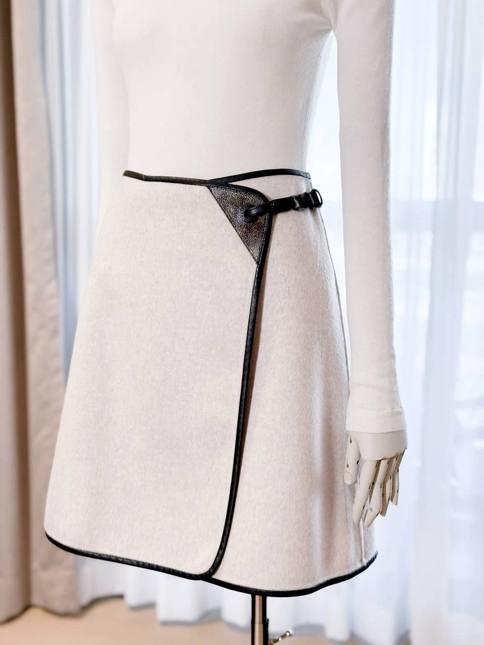 LOUIS VUITTON Женская юбка из шерсти LOUIS VUITTON Женская юбка из шерсти