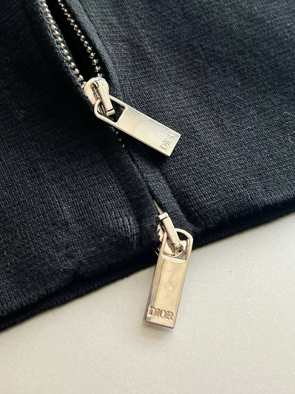 CHRISTIAN DIOR Мужской свитер CHRISTIAN DIOR Мужской свитер