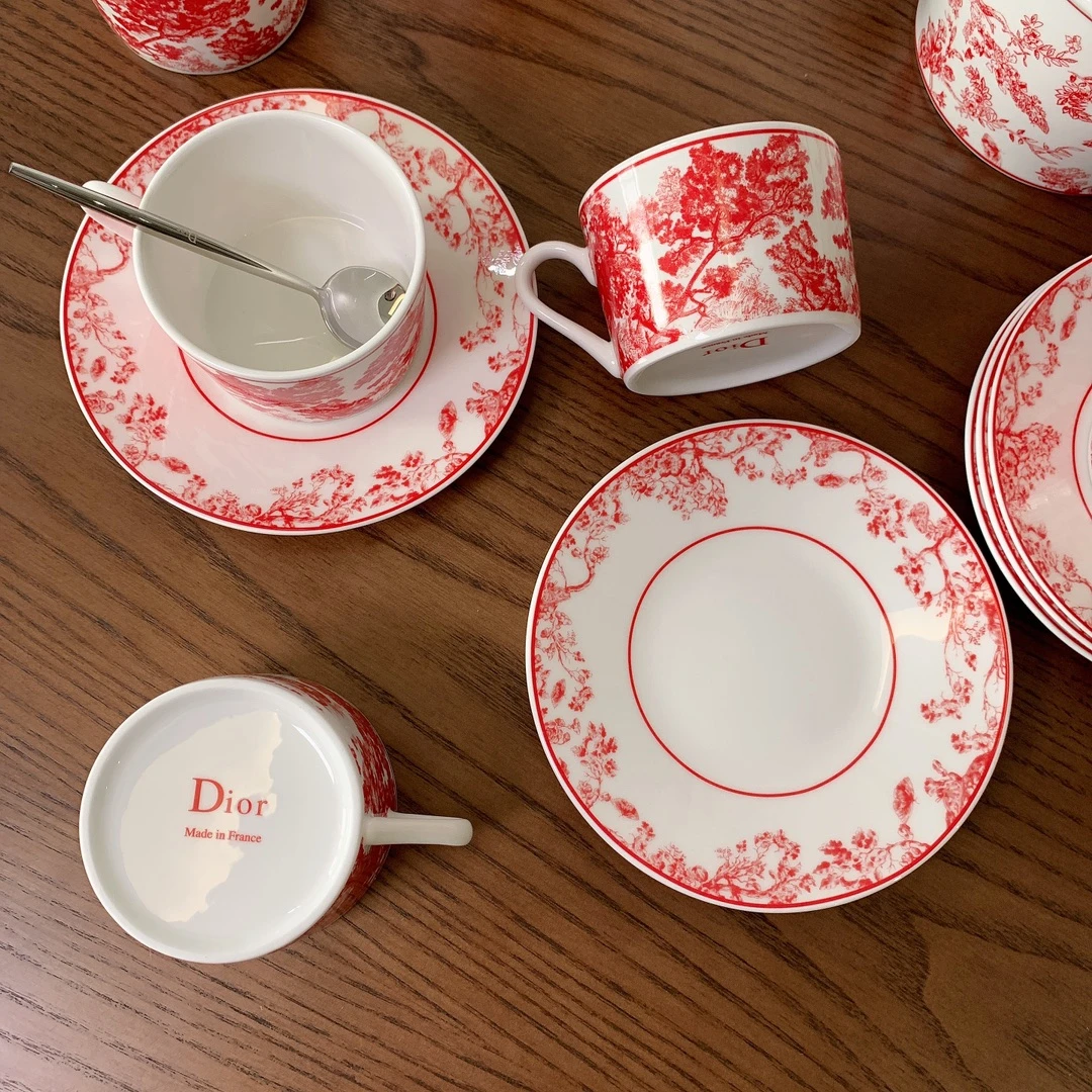 CHRISTIAN DIOR Чайный сервиз 15 предметов Maison CHRISTIAN DIOR Чайный сервиз 15 предметов Maison