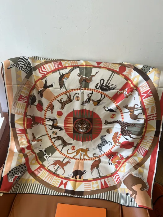 HERMES Женский платок из шелка