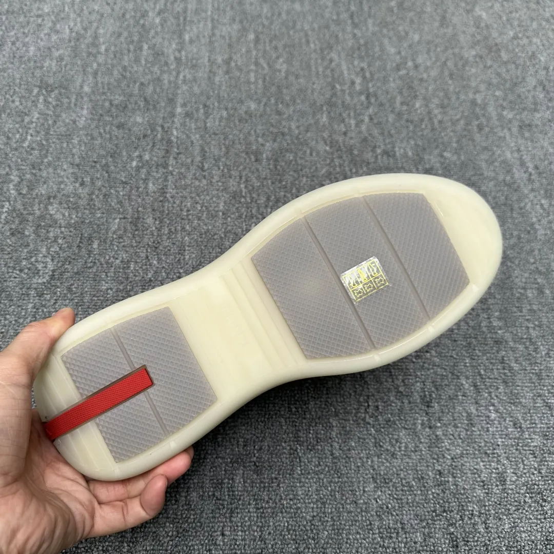 PRADA Мужские кроссовки минималистичные