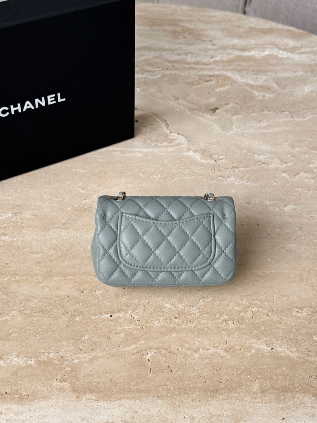 CHANEL Женская сумка-брелок Classic 11.12 CHANEL Женская сумка-брелок Classic 11.12