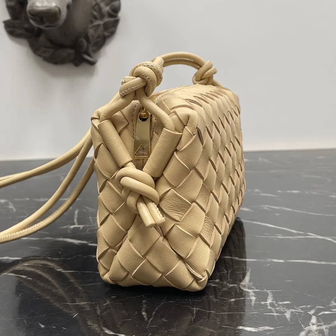 BOTTEGA VENETA Сумка Loop Camera Bag Mini BOTTEGA VENETA Сумка Loop Camera Bag Mini