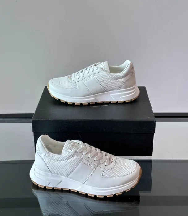 PRADA Мужские кроссовки коровья кожа