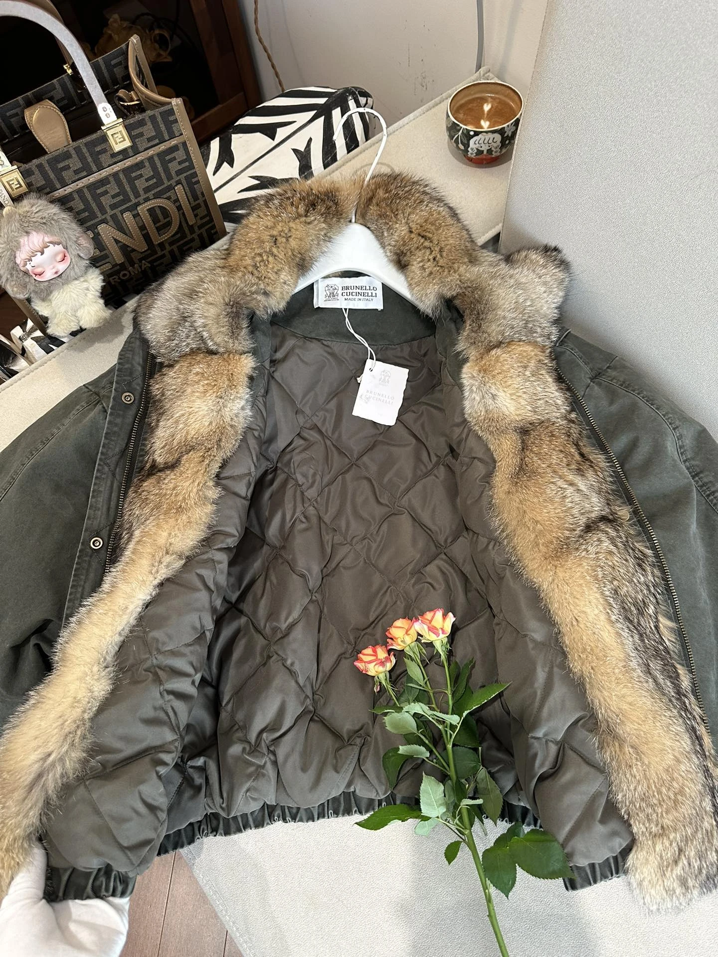 BRUNELLO CUCINELLI Женская куртка с мехом  BRUNELLO CUCINELLI Женская куртка с мехом