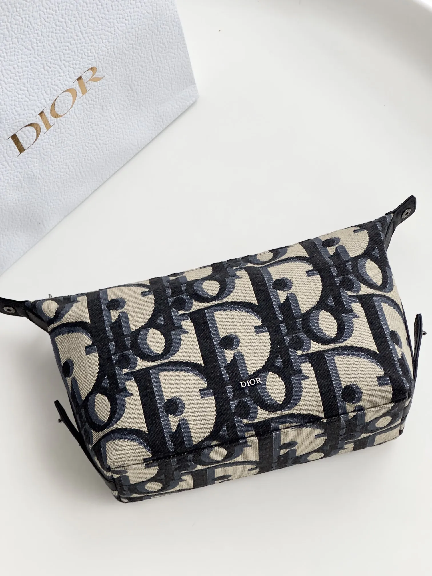 CHRISTIAN DIOR Женская косметичка Dior Oblique CHRISTIAN DIOR Женская косметичка Dior Oblique