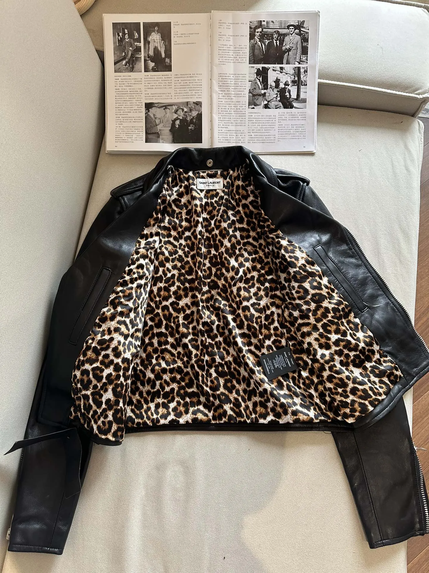 SAINT LAURENT Женская кожаная куртка SAINT LAURENT Женская кожаная куртка