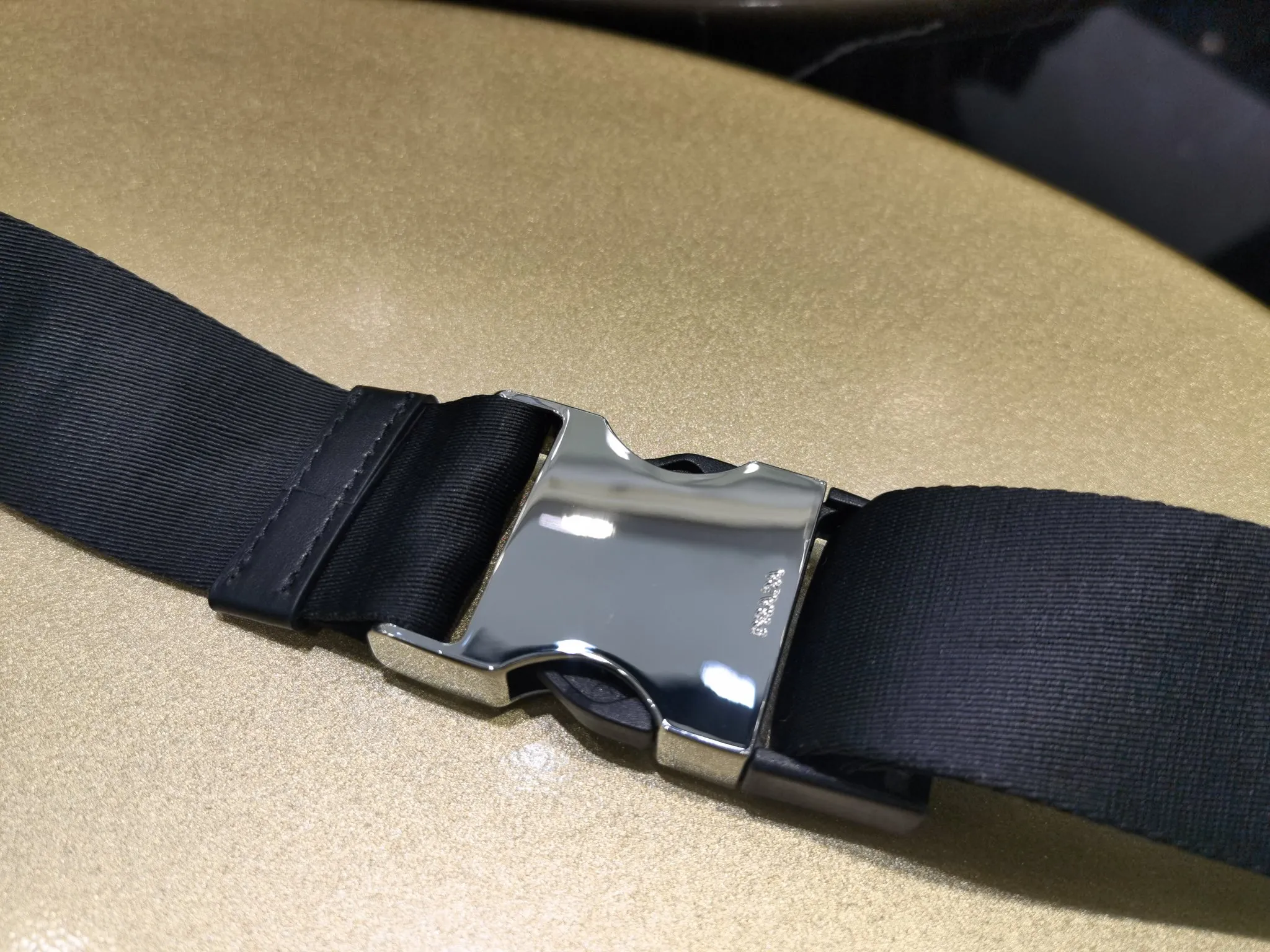 PRADA Нагрудная сумка унисекс 2VZ092 PRADA Нагрудная сумка унисекс 2VZ092