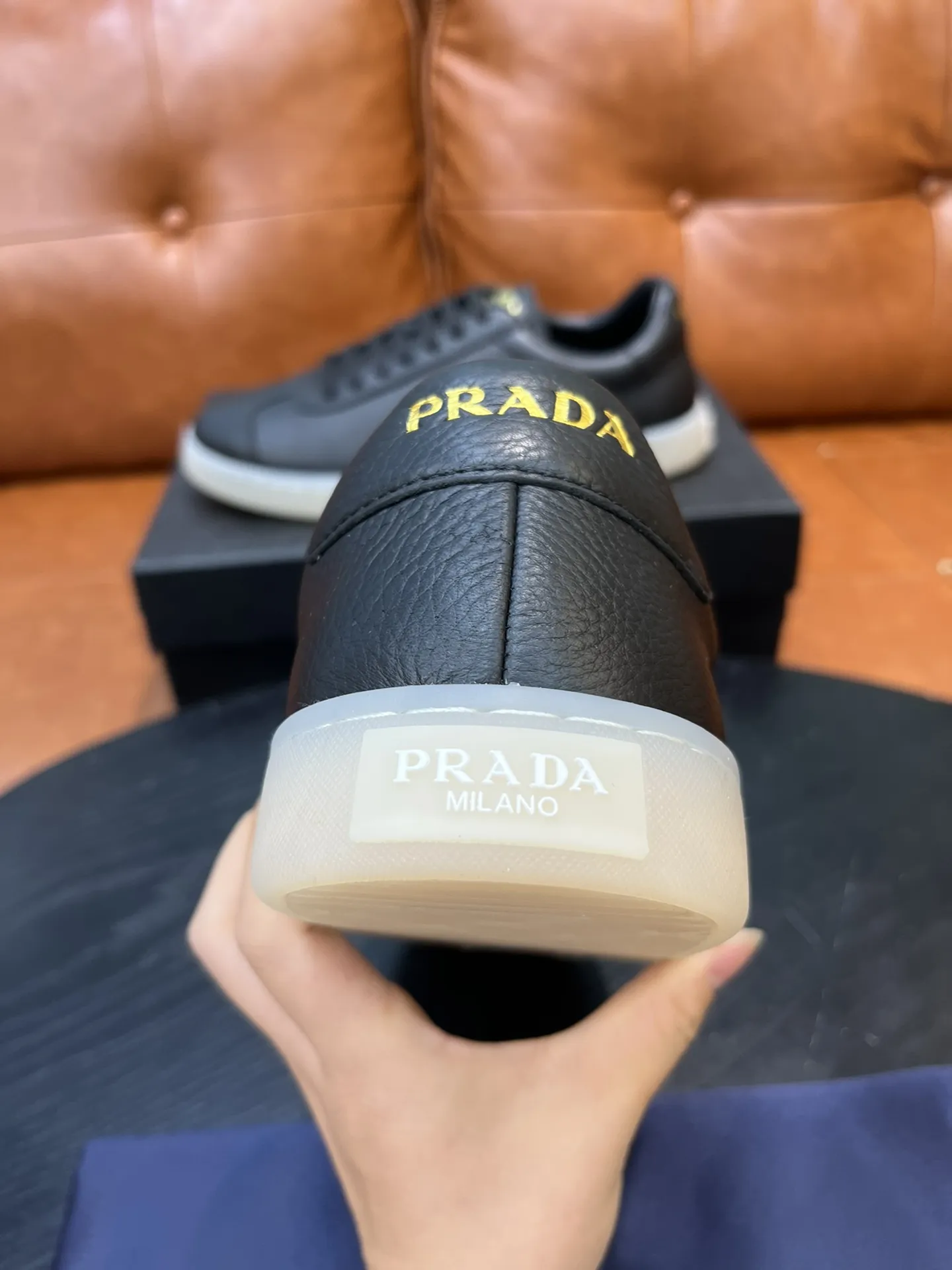 PRADA Мужские кроссовки телячья кожа с текстурированной поверхностью