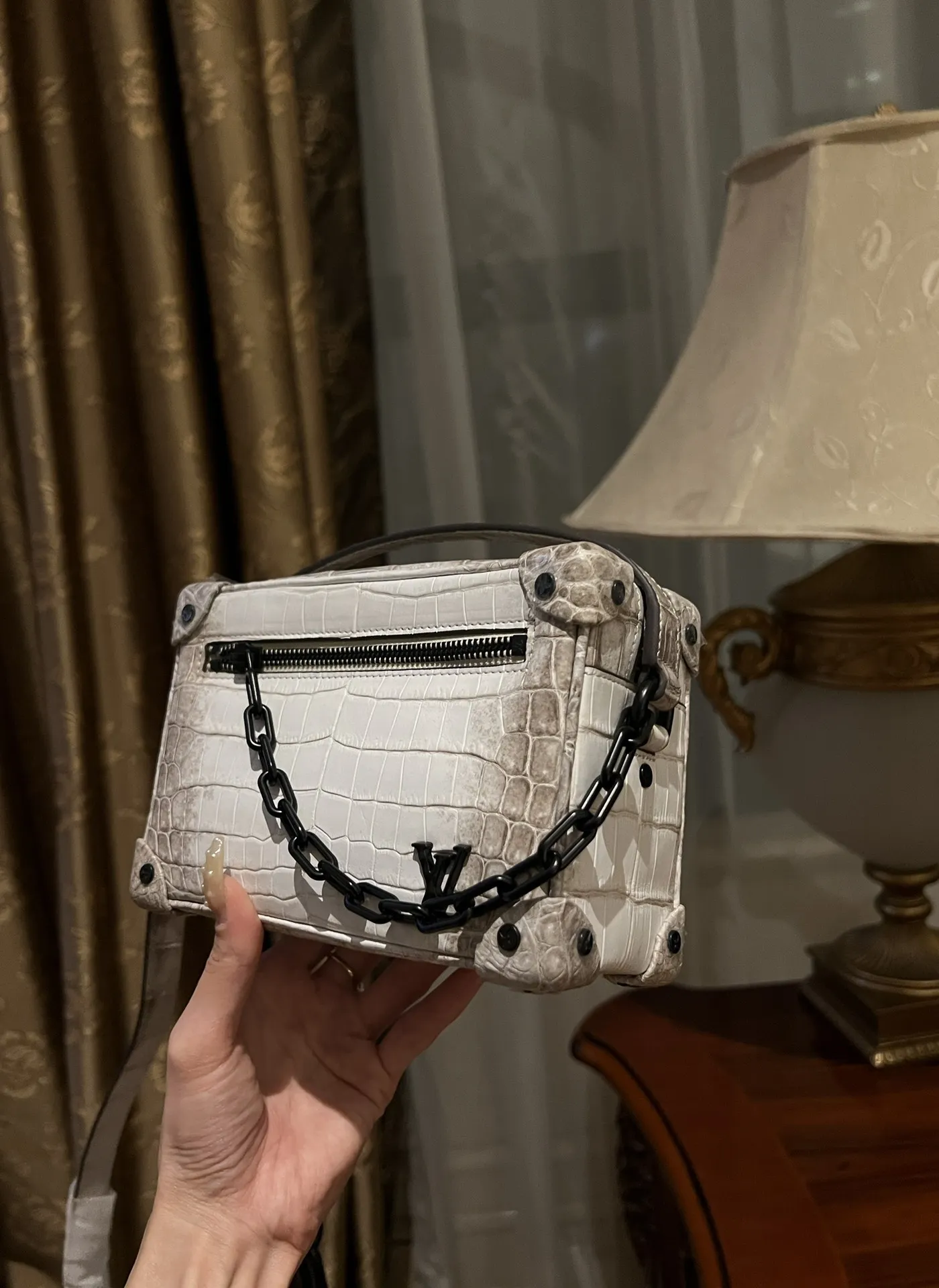 LOUIS VUITTON Сумка унисекс Petite Malle гималайский крокодил LOUIS VUITTON Сумка унисекс Petite Malle гималайский крокодил