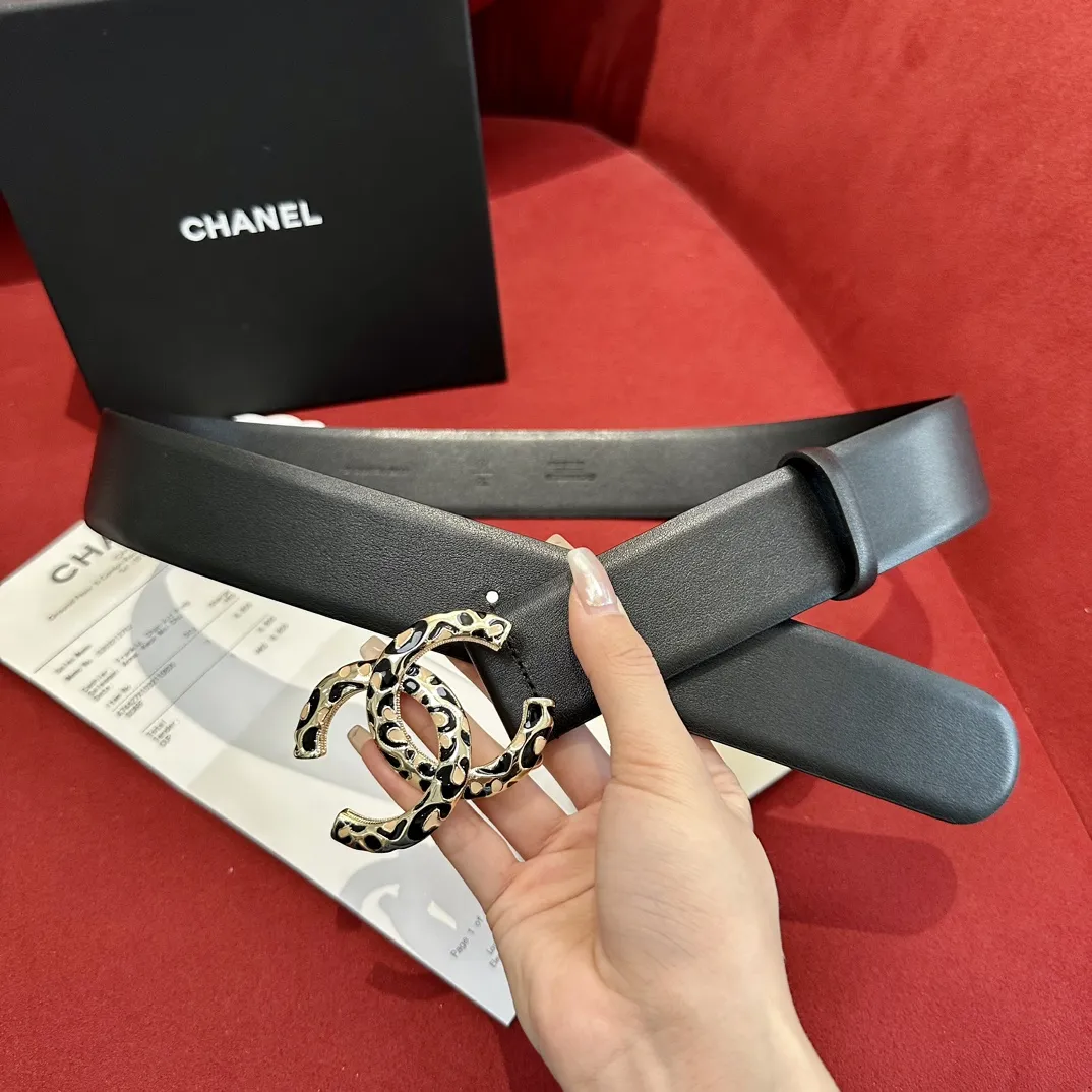 CHANEL Женский ремень с леопардовой пряжкой CC CHANEL Женский ремень с леопардовой пряжкой CC