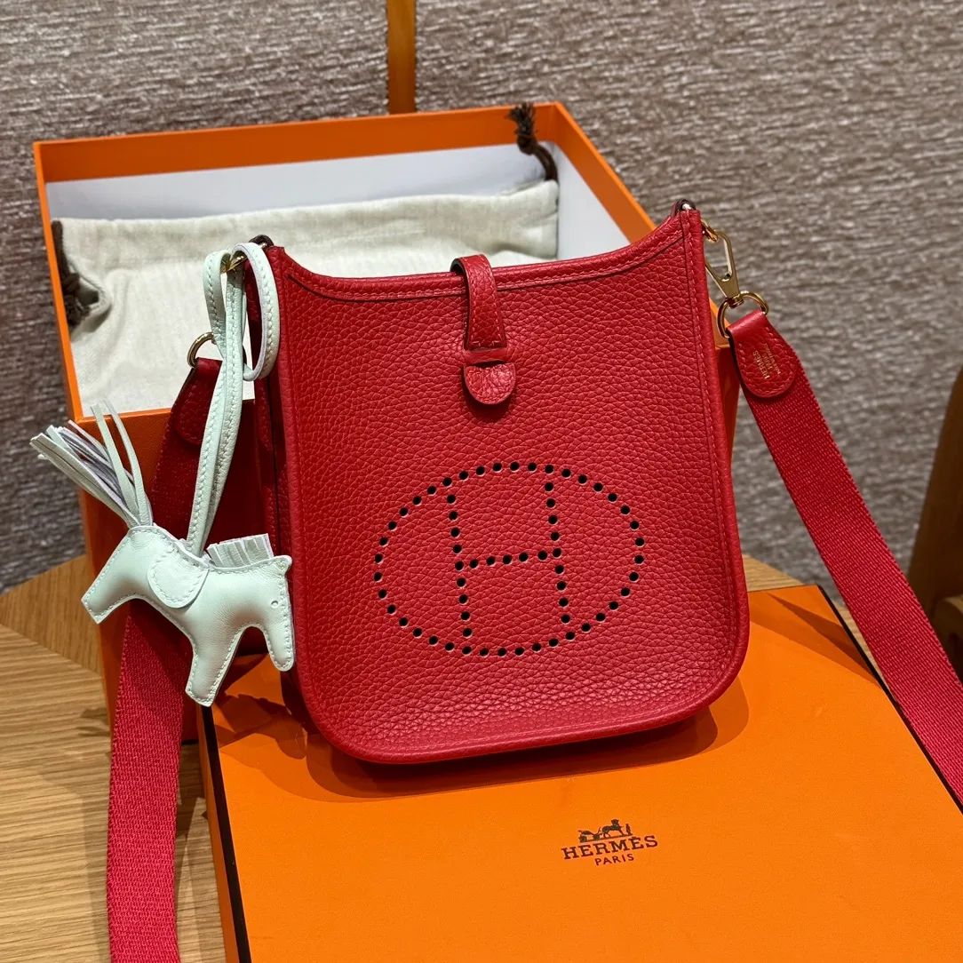 HERMES Женская сумка Evelyne 16 см Q5 Clemence HERMES Женская сумка Evelyne 16 см Q5 Clemence