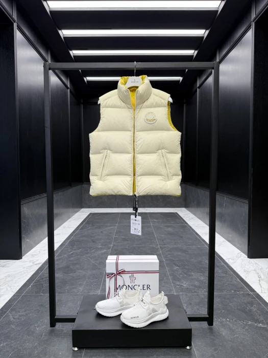 MONCLER Мужской жилет