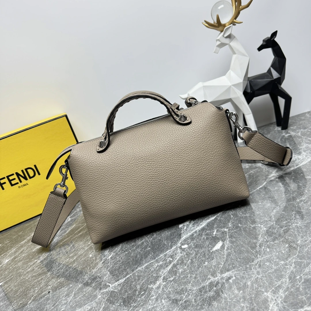 FENDI Женская сумка By The Way Selleria