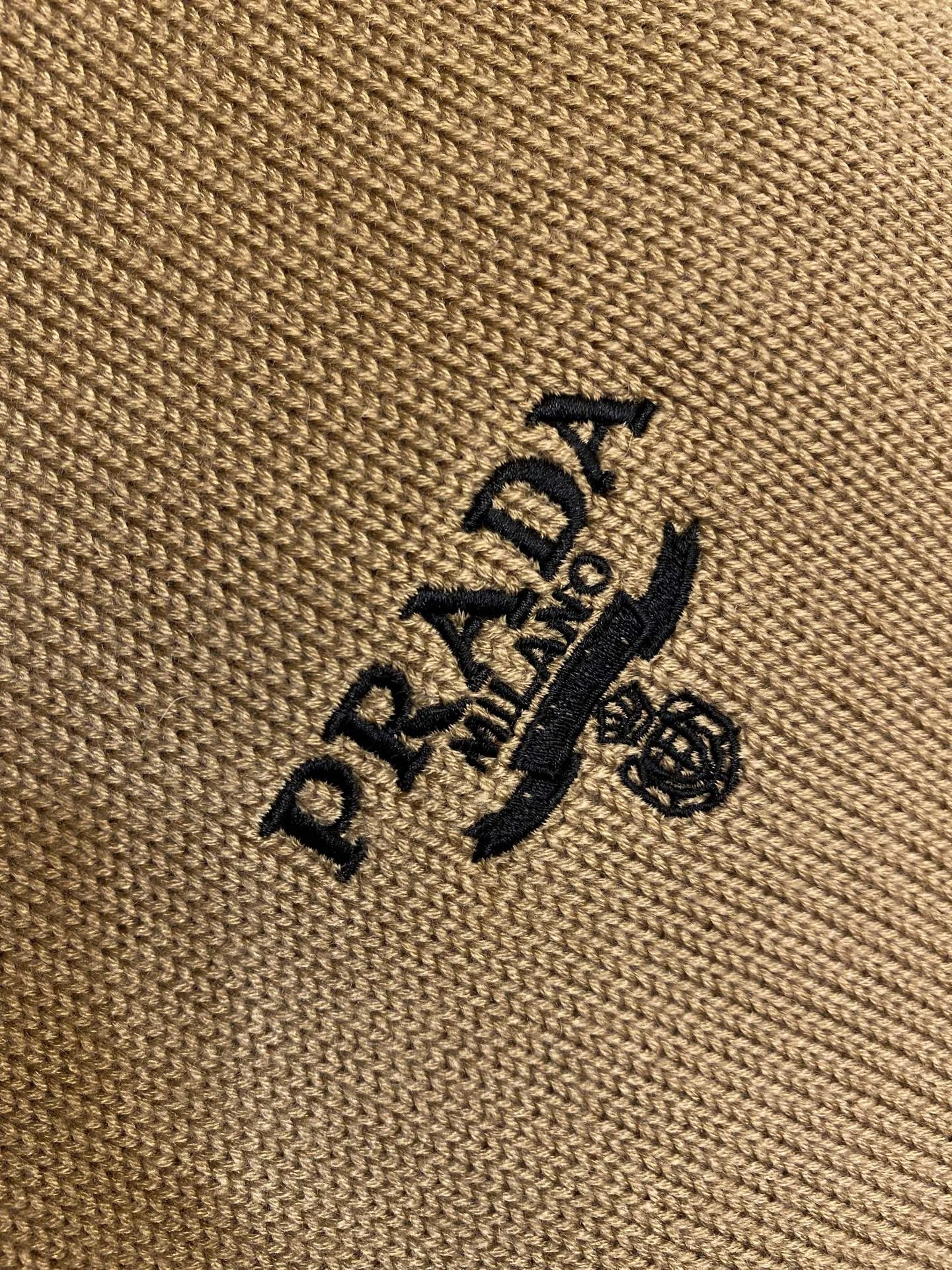 PRADA Мужской свитер PRADA Мужской свитер