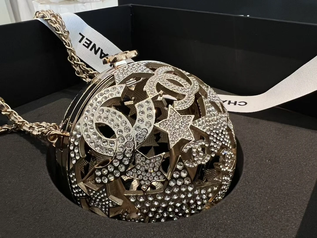 CHANEL Женский клатч CHANEL Женский клатч