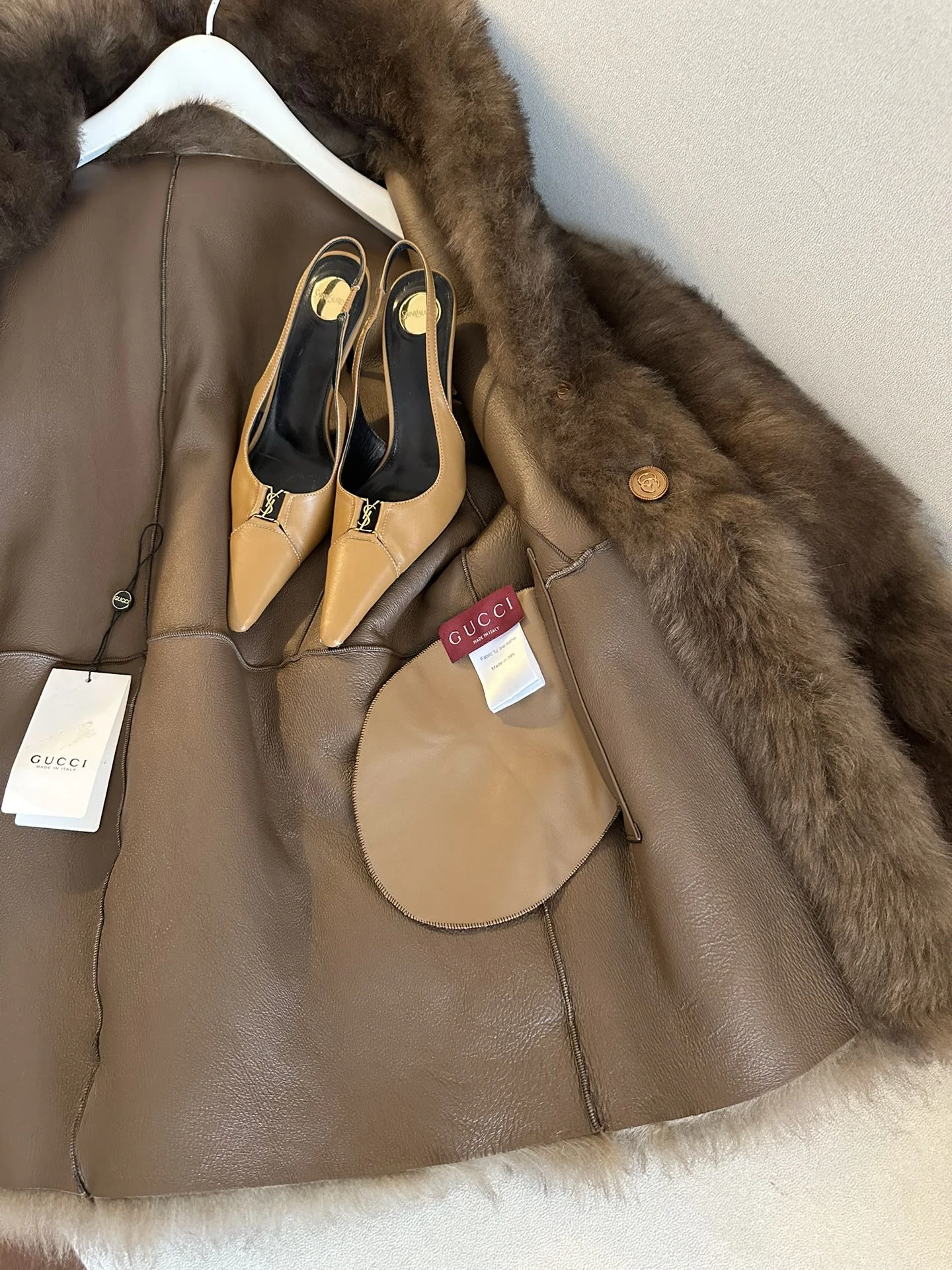 GUCCI Женская шуба из овчины  GUCCI Женская шуба из овчины