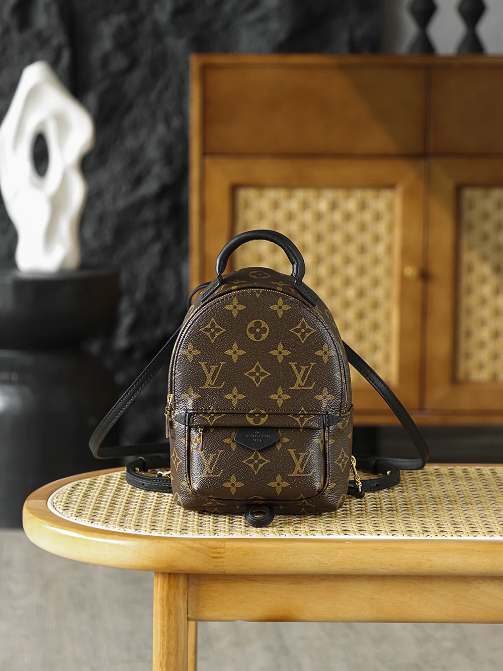LOUIS VUITTON Женская Сумка рюкзак Palm Springs Mini M44873 LOUIS VUITTON Женская Сумка рюкзак Palm Springs Mini M44873