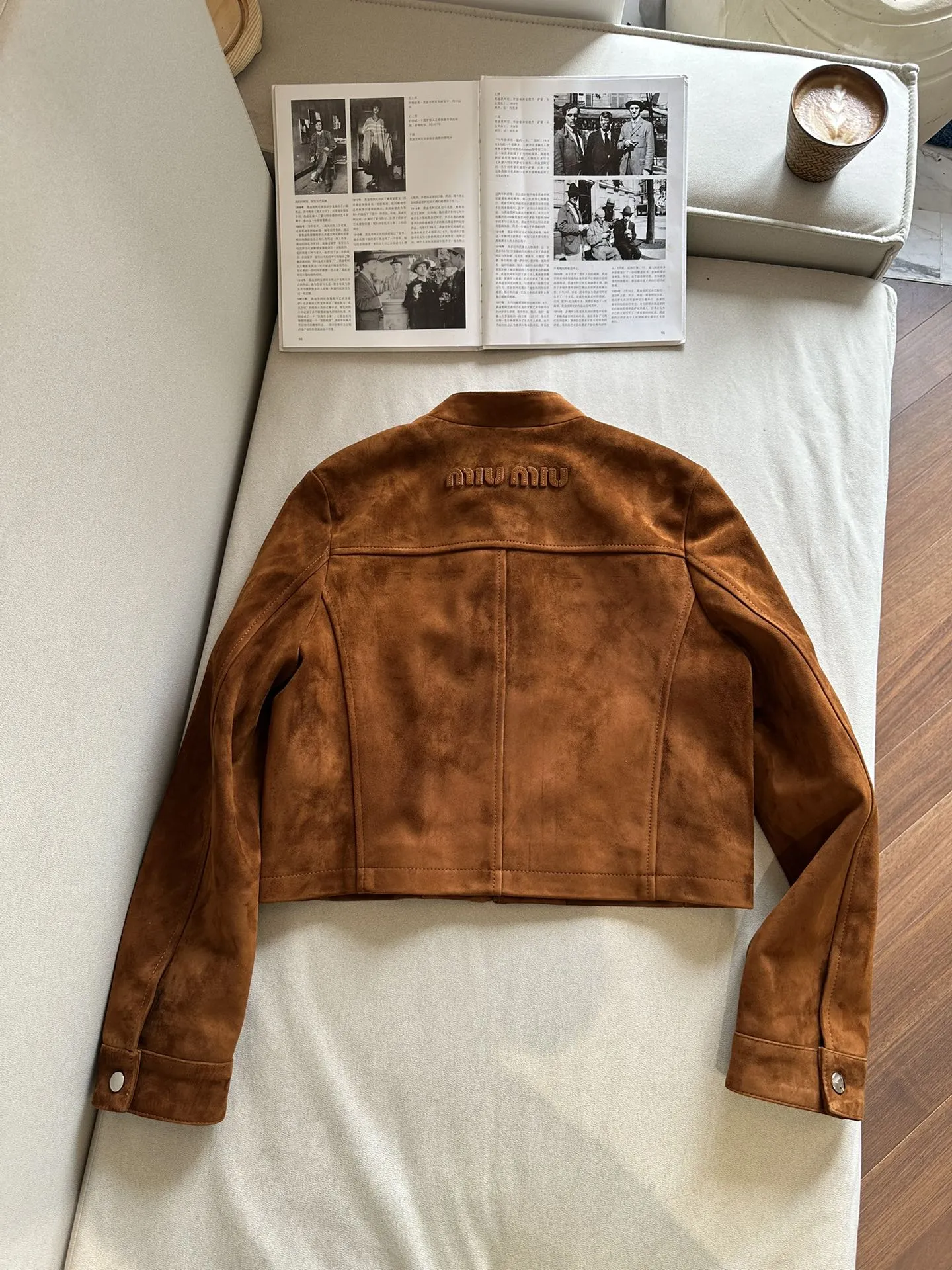 MIU MIU Женская куртка из замши MIU MIU Женская куртка из замши